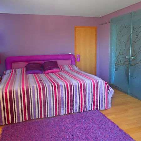 里克斯河滨套房公寓