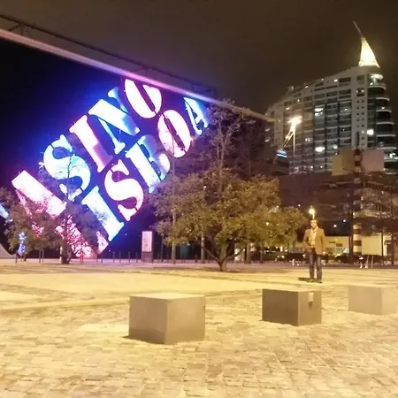 里克斯河滨套房公寓