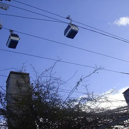 里克斯河滨套房公寓