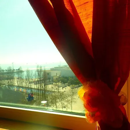 里克斯河滨套房公寓