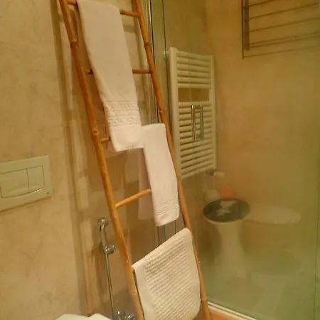 里克斯河滨套房公寓 *