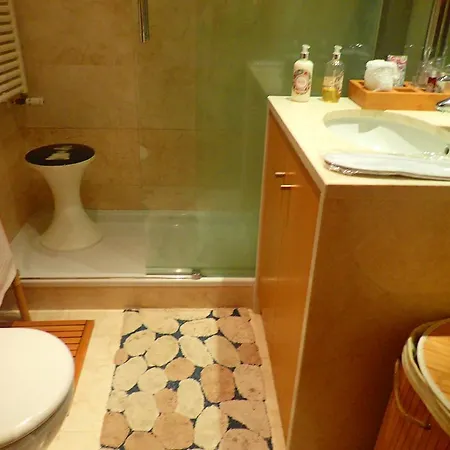 里克斯河滨套房公寓