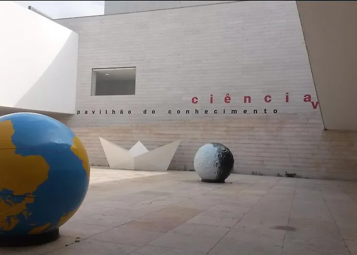 里克斯河滨套房公寓 *