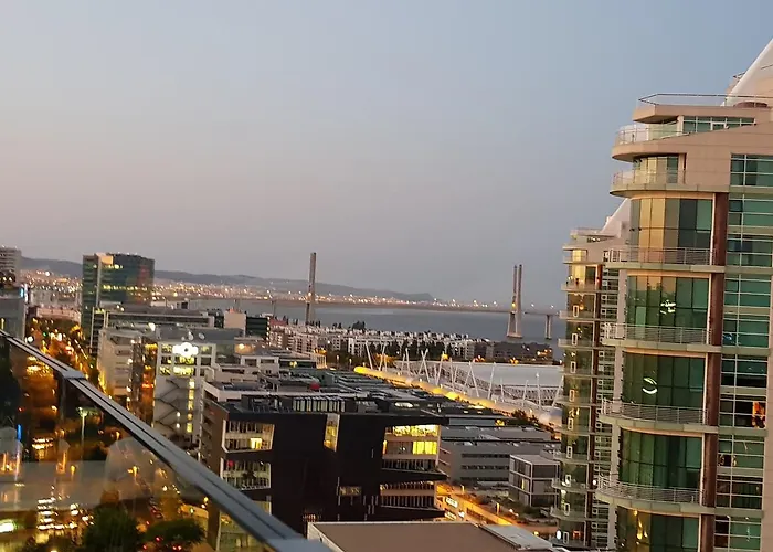 里克斯河滨套房公寓